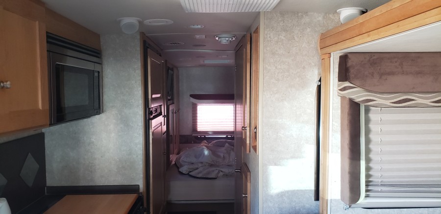2010 Winnebago Cambria 28 B 6
