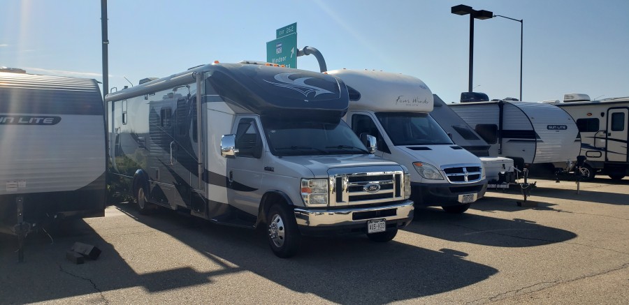 2010 Winnebago Cambria 28 B 0