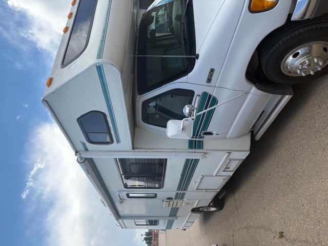 1996 Dutchmen Four Winds 28A 0