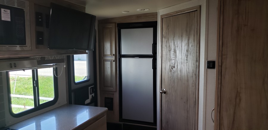 2020 Forest River RV Palomino Solaire 205ss 13